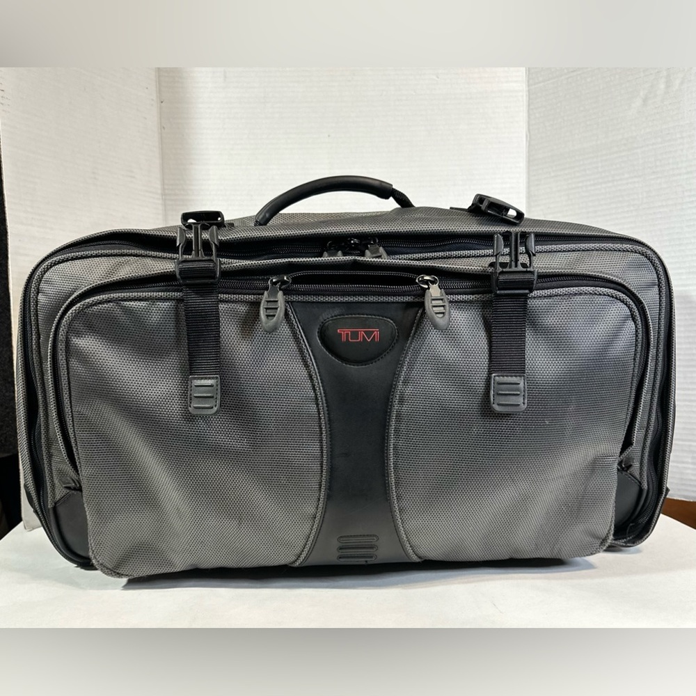 Tumi Luggage Backpack Excursion Non-rolling Carry On Black Gray 21x13x11 Vintage